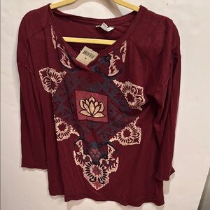 NWT Lucky brand, lotus flower, Women's Burgundy Lotus Print Top shirt M